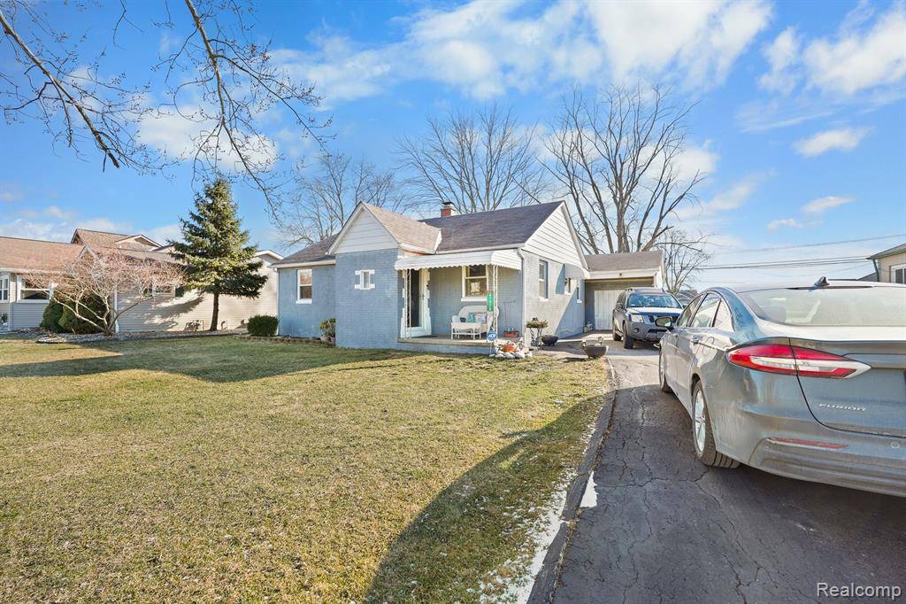 Chesterfield, MI 48047,47978 JEFFERSON Avenue