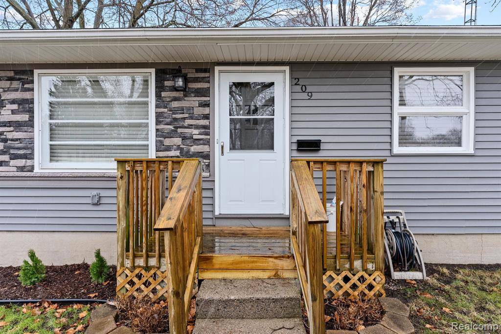Durand, MI 48429,209 W WAYNE Street