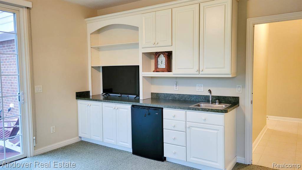 Okemos, MI 48864,2004 TIMBERVIEW Drive