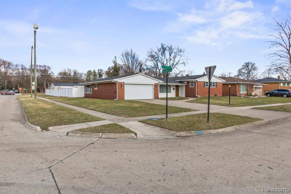 Livonia, MI 48154,16618 SURREY Street