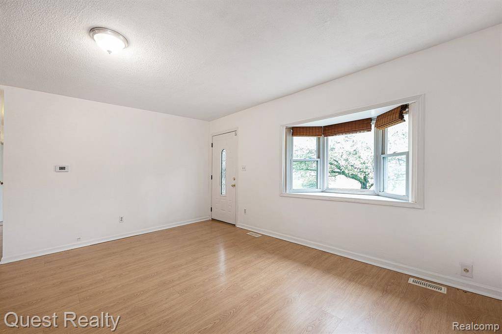 Lake Orion, MI,2489 PETERS Street