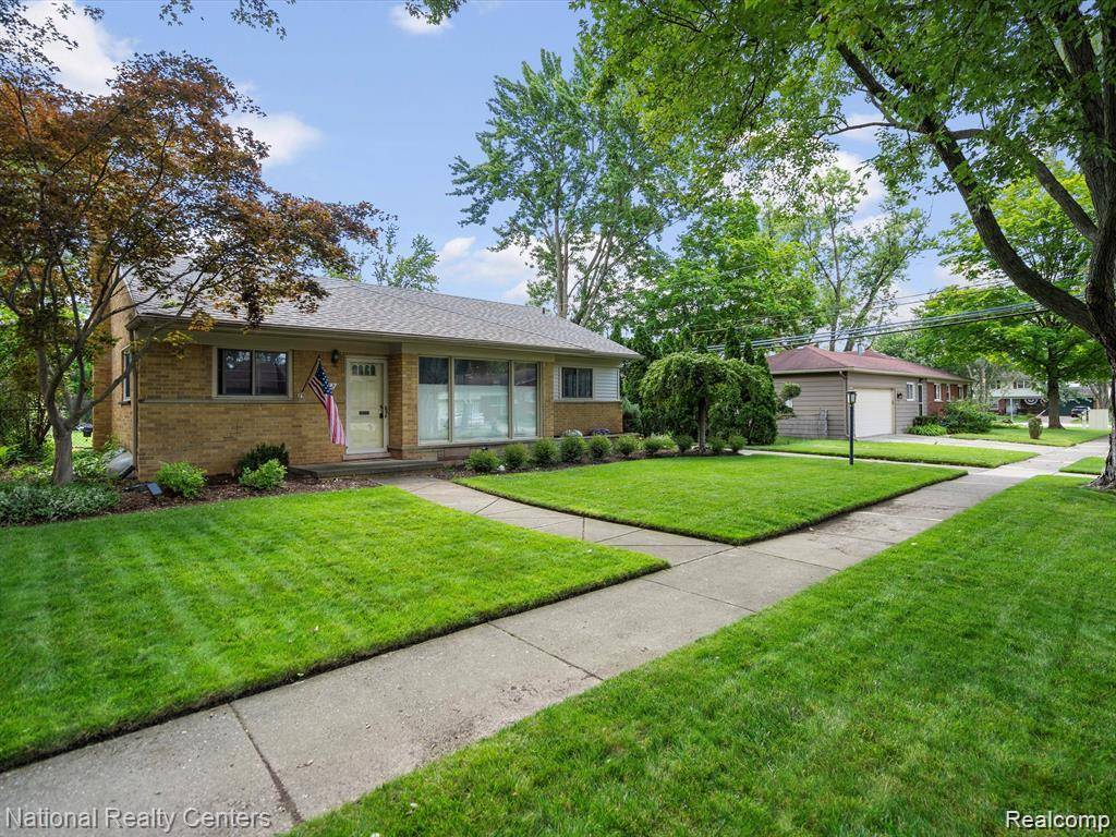 Beverly Hills, MI 48025,31062 W RUTLAND Street