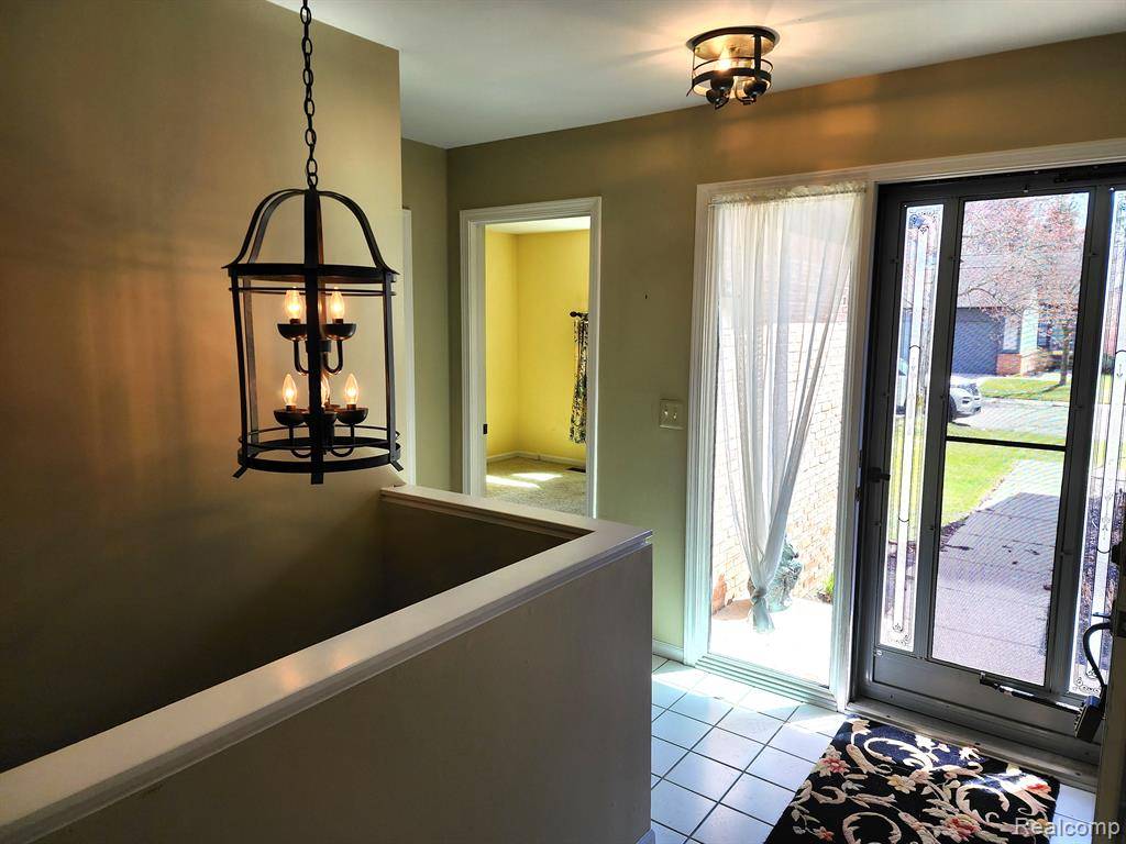 Lake Orion, MI,2792 LOCHMOOR Boulevard
