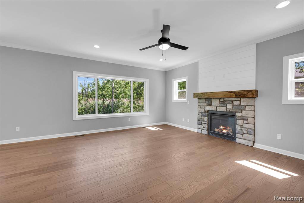 Grand Blanc, MI 48439,5240 Farmridge Lane