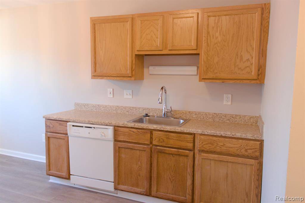 Flat Rock, MI 48134,24951 MAYFAIR Street