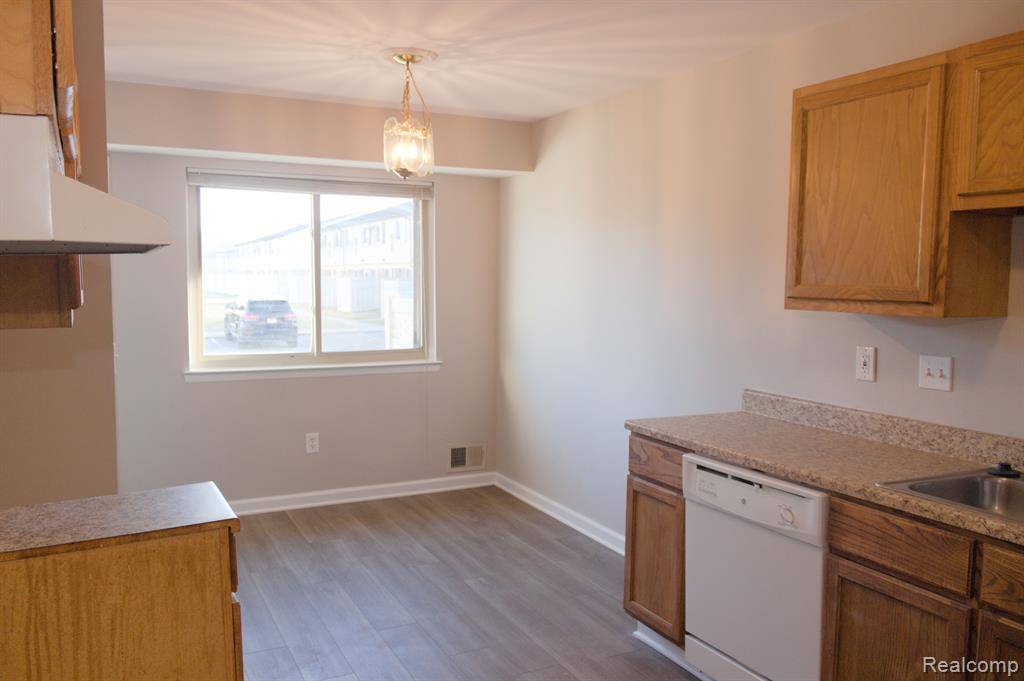 Flat Rock, MI 48134,24951 MAYFAIR Street