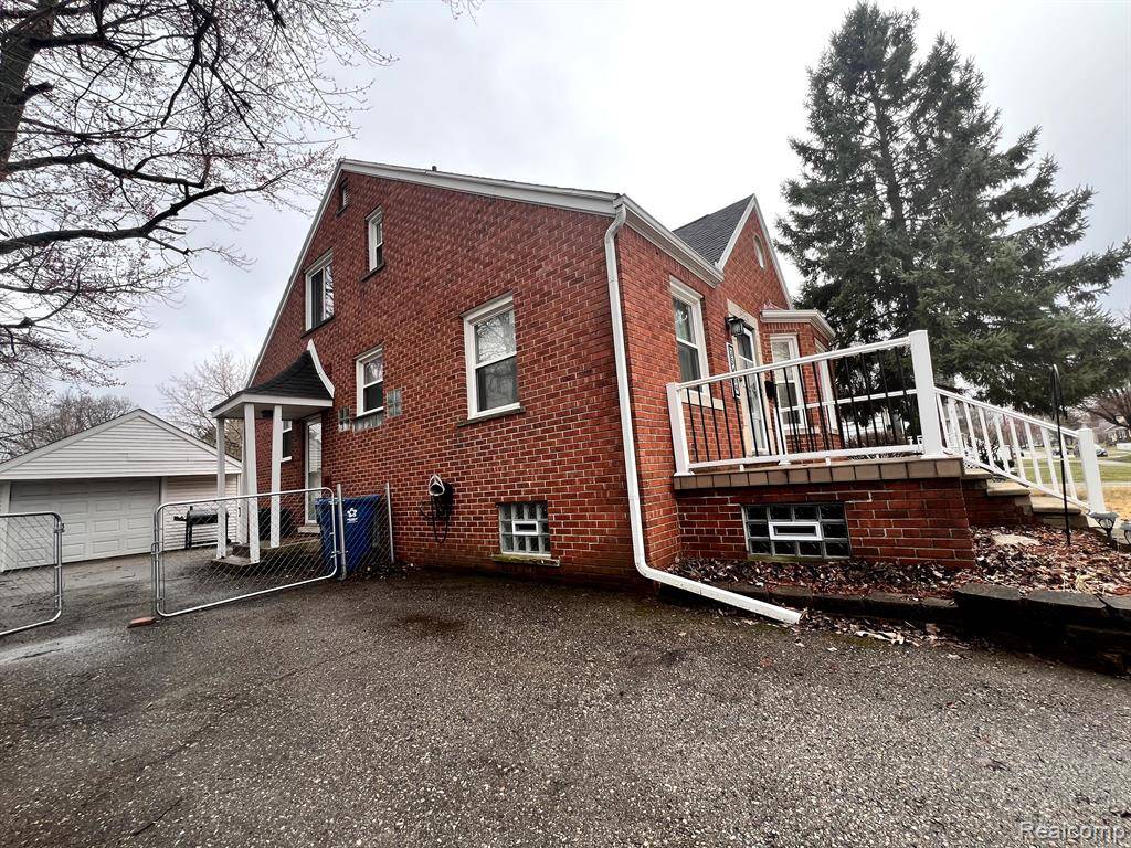 Wayne, MI 48184,35409 CHESTNUT Street