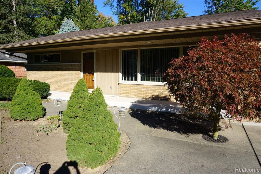 Livonia, MI 48152,31510 VARGO Street