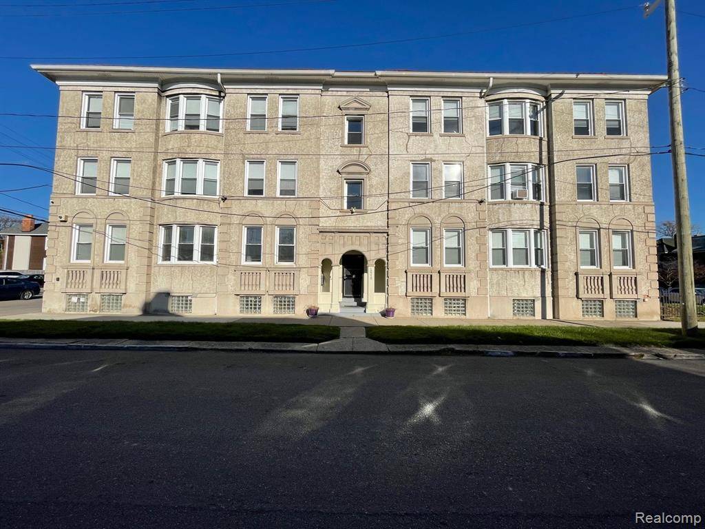 Detroit, MI 48202,10210 BYRON Street