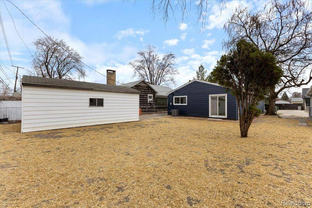 Hazel Park, MI 48030,23425 CARLISLE Avenue