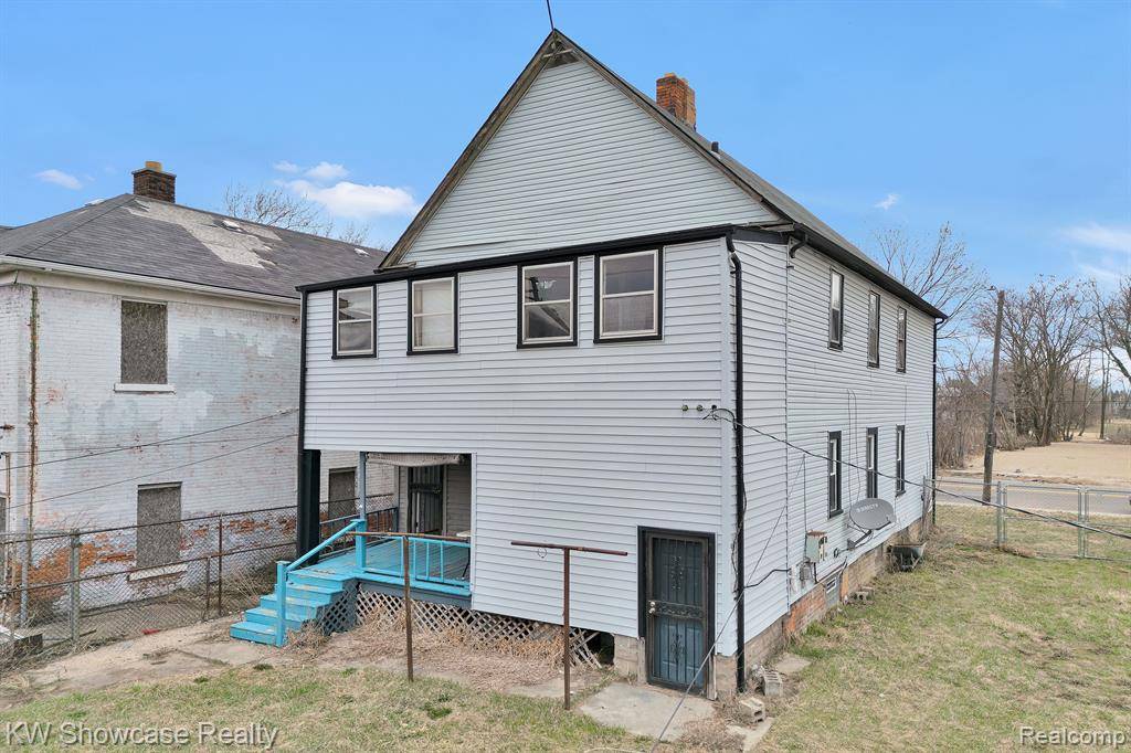 Detroit, MI 48213,5593 CADILLAC Avenue