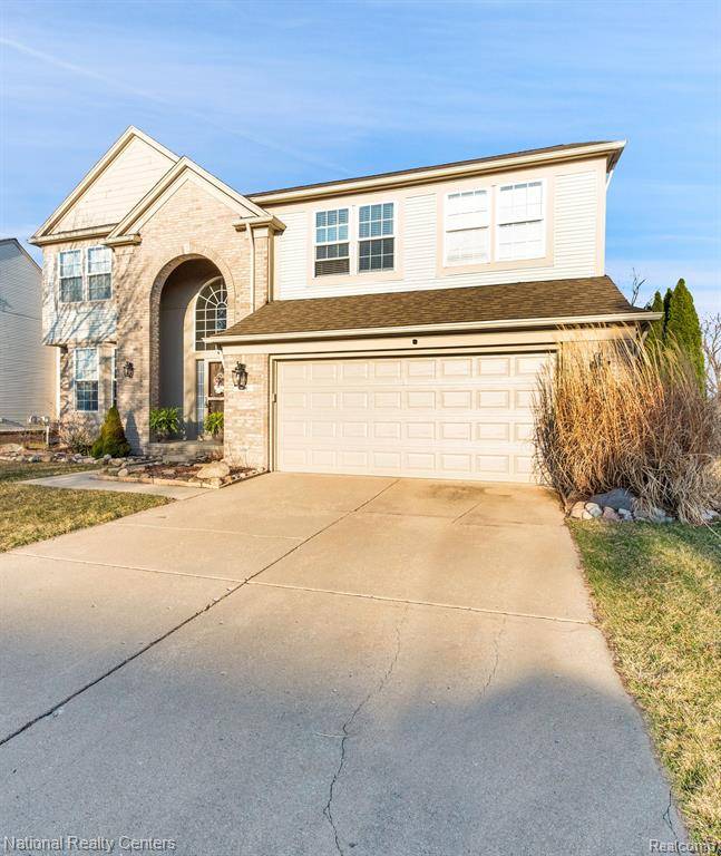 South Lyon, MI 48178,784 HIDDEN CREEK Drive