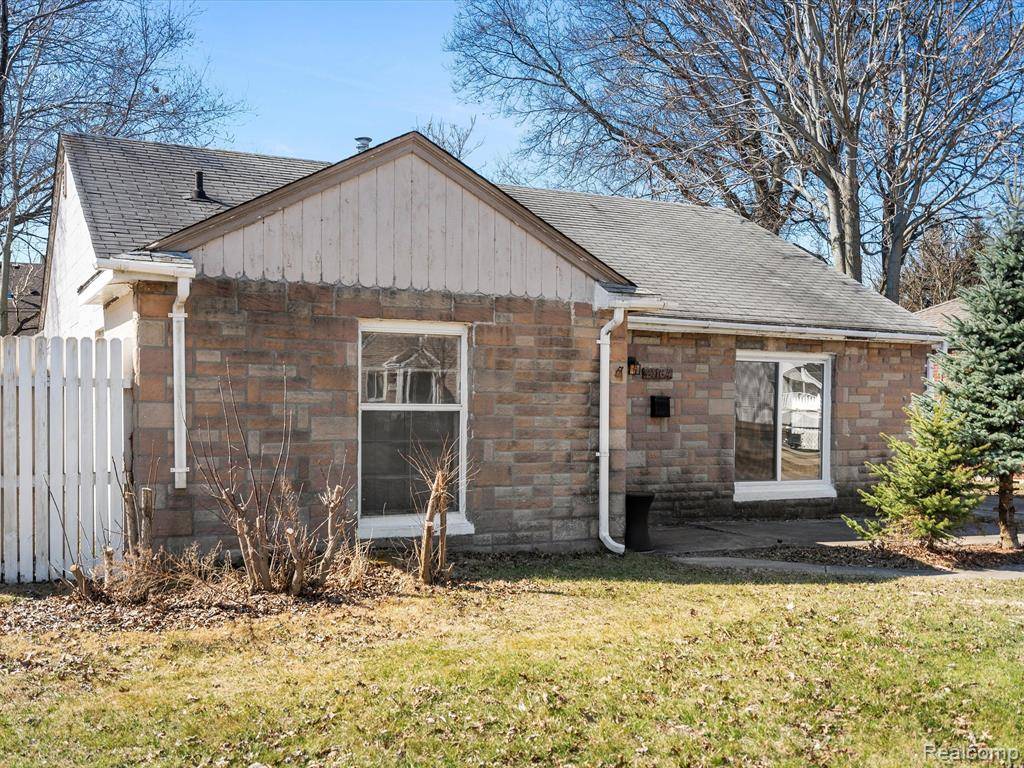 Clinton Twp, MI 48036,21164 HILLCREST Street