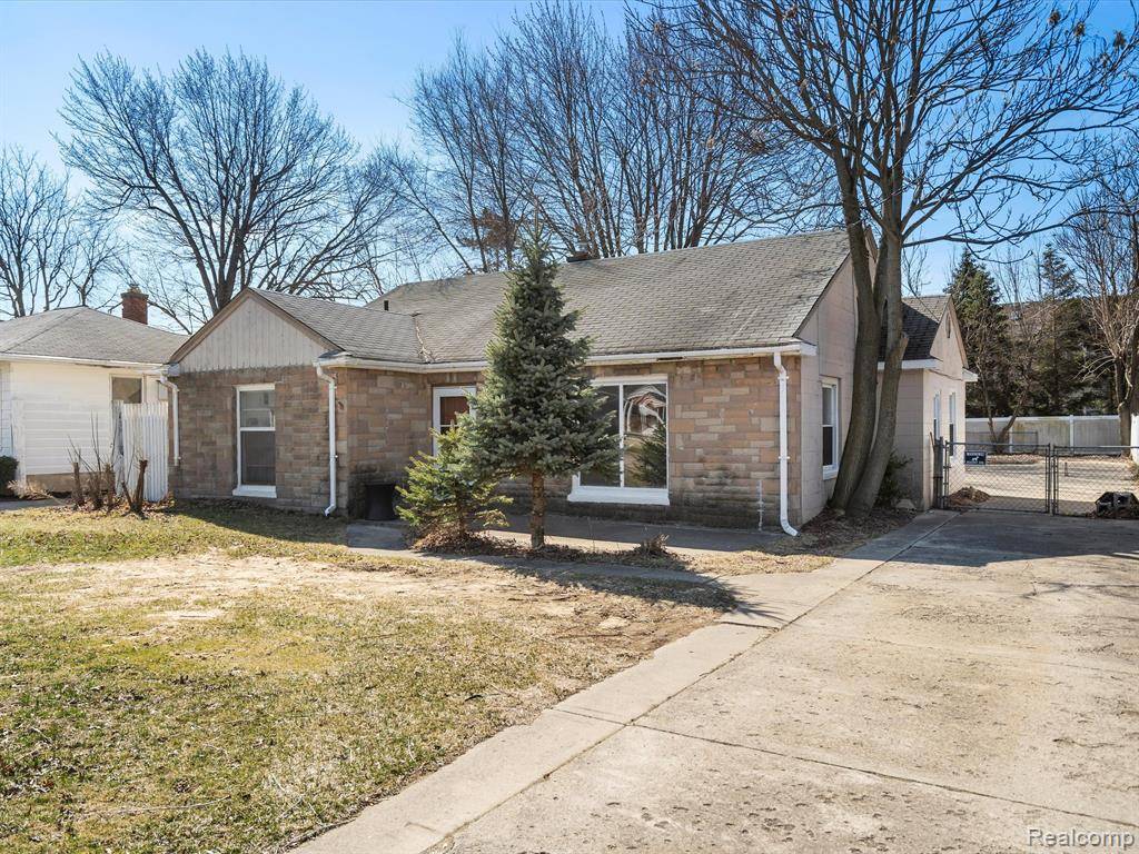 Clinton Twp, MI 48036,21164 HILLCREST Street
