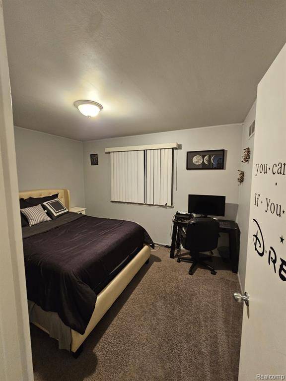 Sterling Heights, MI 48312,13940 CAMELOT Drive