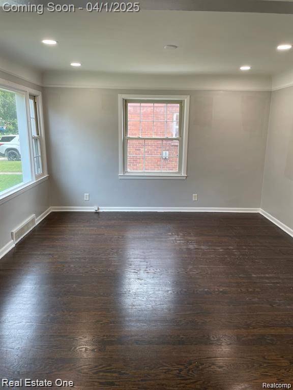 Dearborn Heights, MI 48127,6991 Colonial Street
