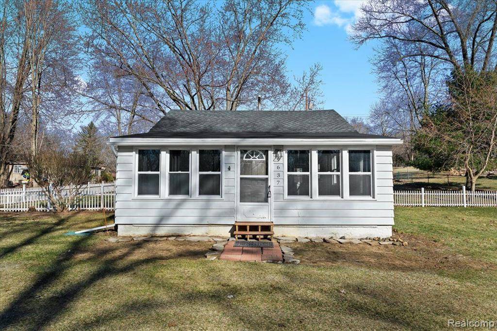 Whitmore Lake, MI 48189,9637 PALMER Road