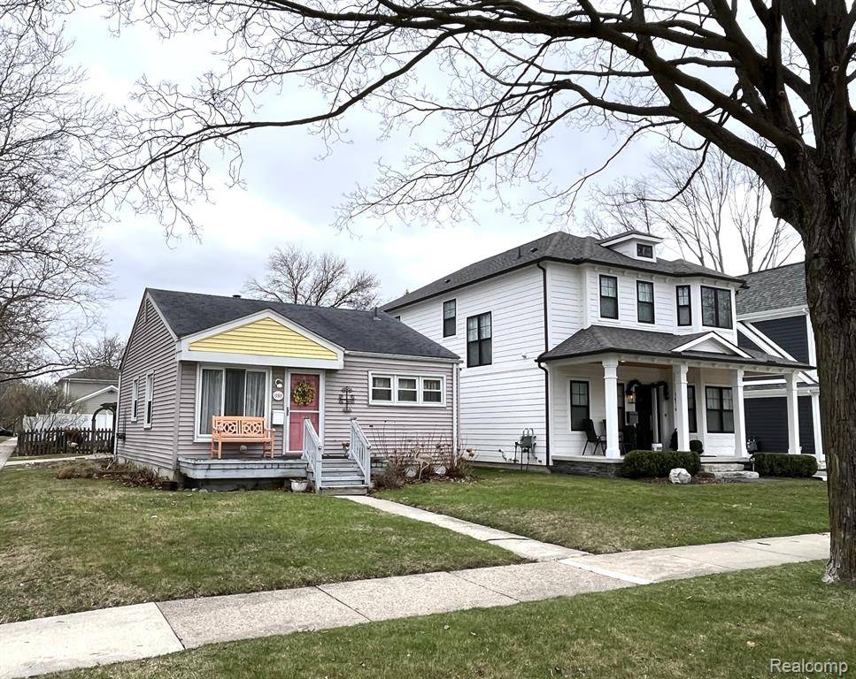 Birmingham, MI 48009,1998 HAZEL Street