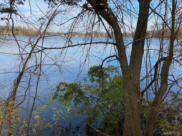 Lake Orion, MI 48362,1614 Ray Court