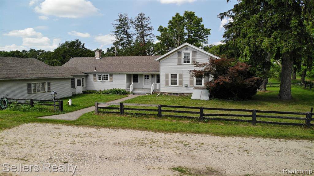 Holly, MI 48442,8162 GROVELAND Road