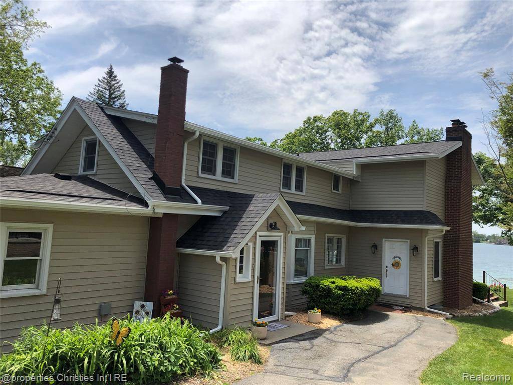 Waterford, MI 48328,1555 EASON
