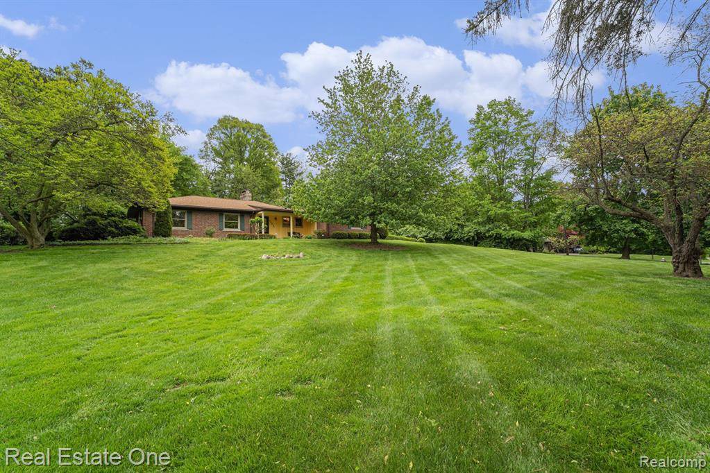 Farmington Hills, MI 48334,29030 MILLBROOK Road