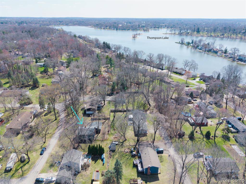 Howell, MI 48843,1379 ROBERTA Court