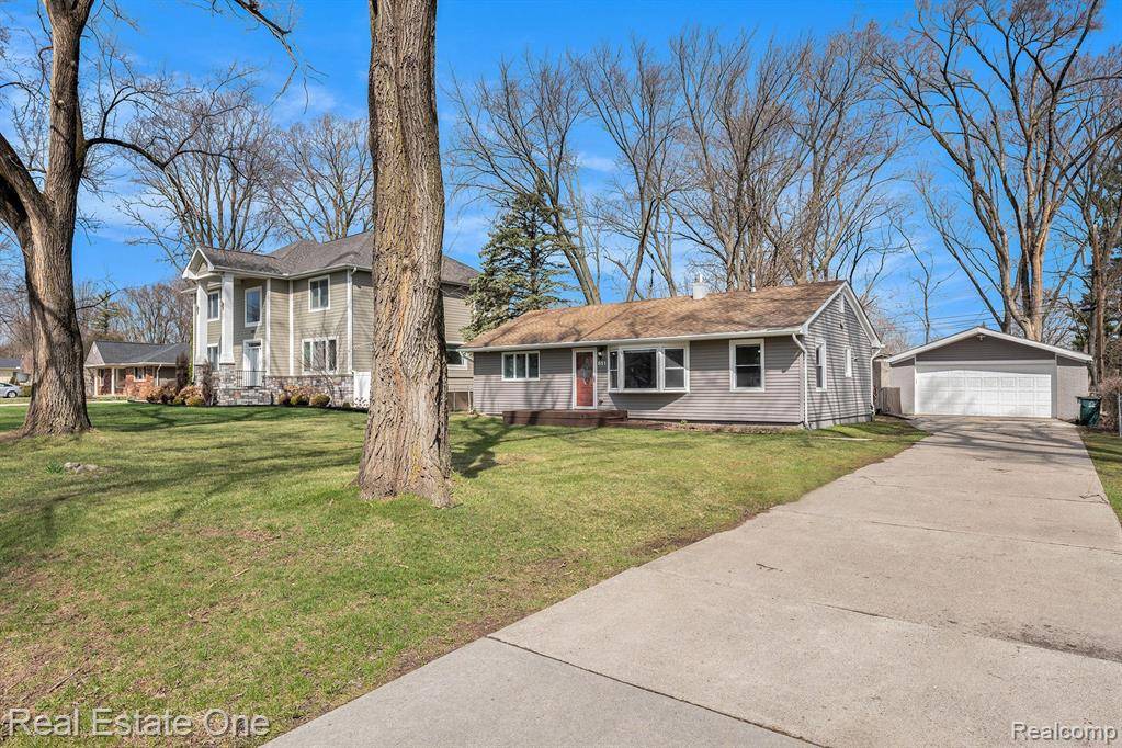 Troy, MI 48085,851 MARENGO Drive