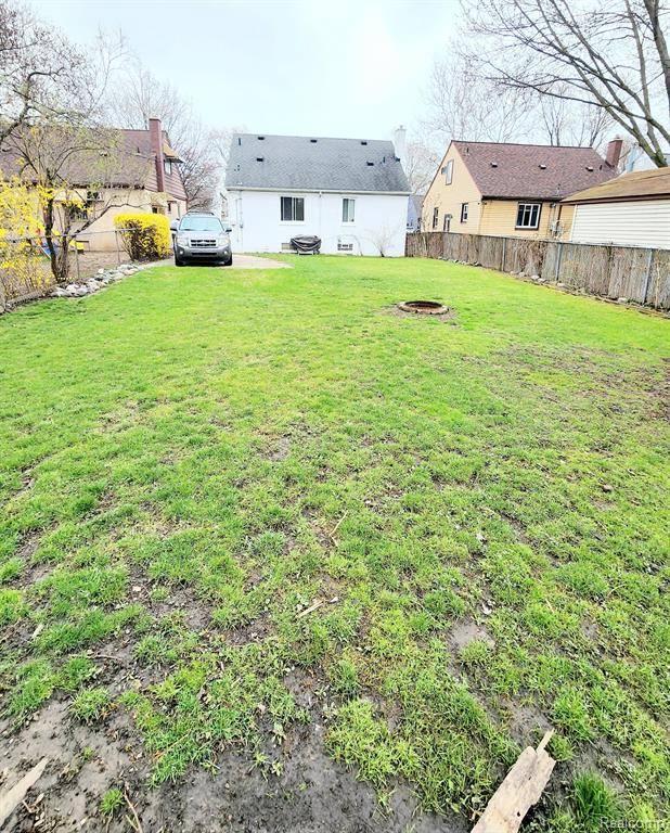Saint Clair Shores, MI 48081,26309 CULVER Street
