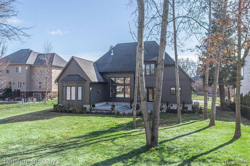 Brighton, MI 48114,3584 POINTE SHORE Drive