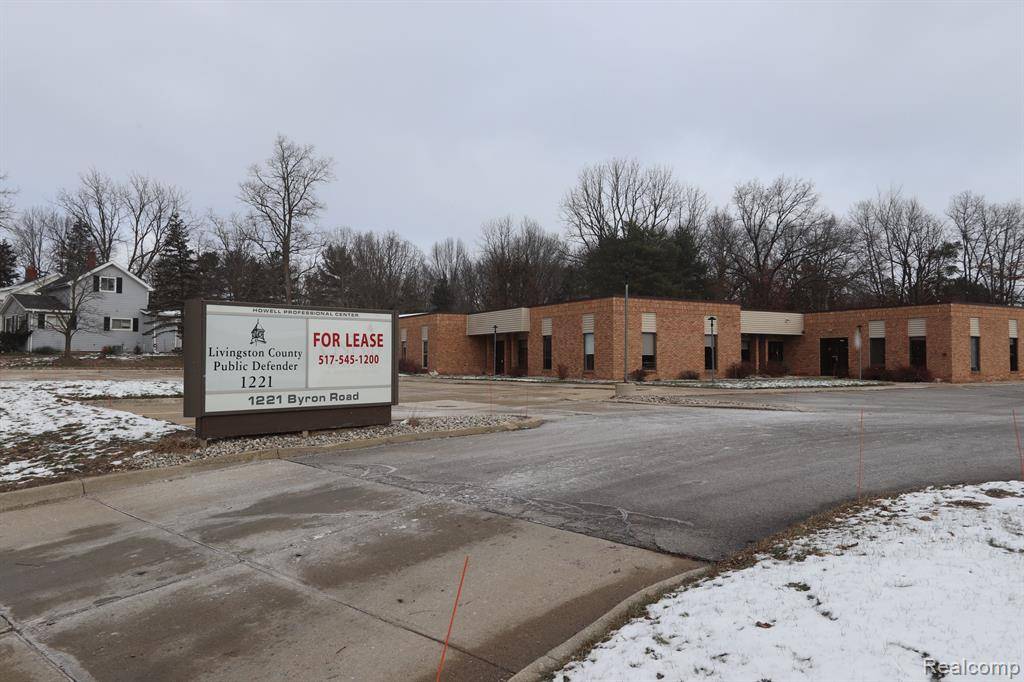 Howell, MI 48843,1221 BYRON Road