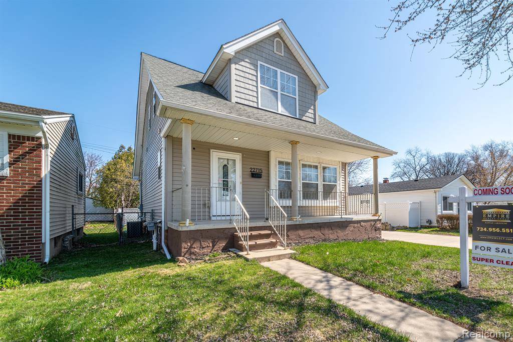 Saint Clair Shores, MI 48082,22715 AVON Street