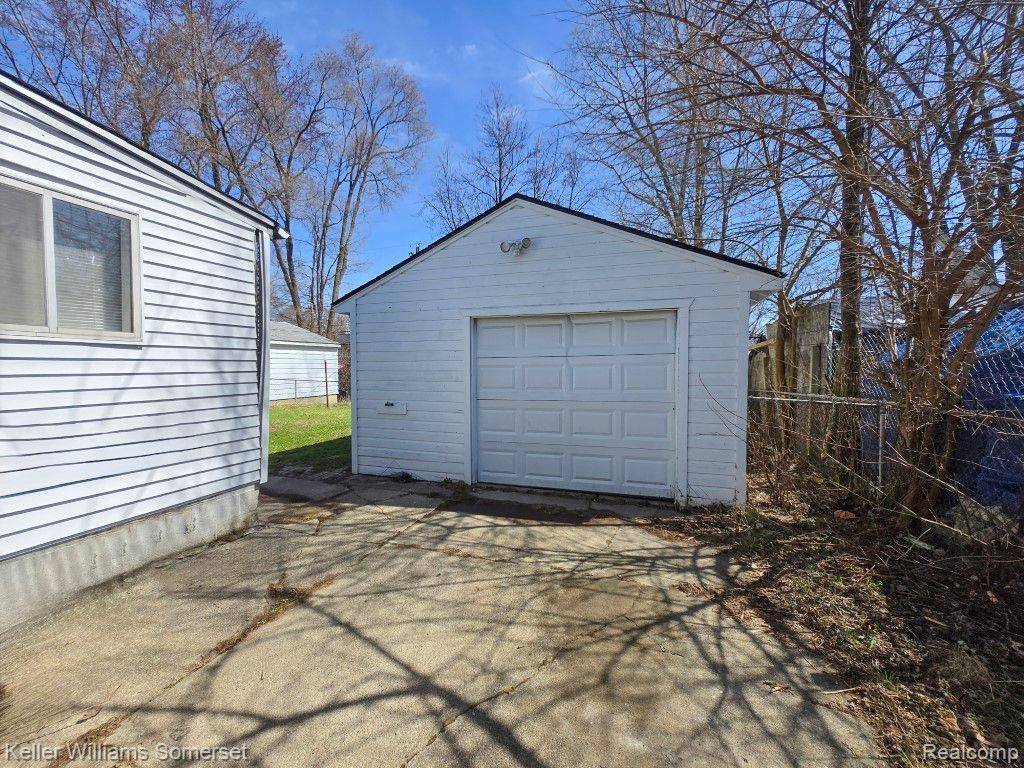 Pontiac, MI 48340,680 S STIRLING Street