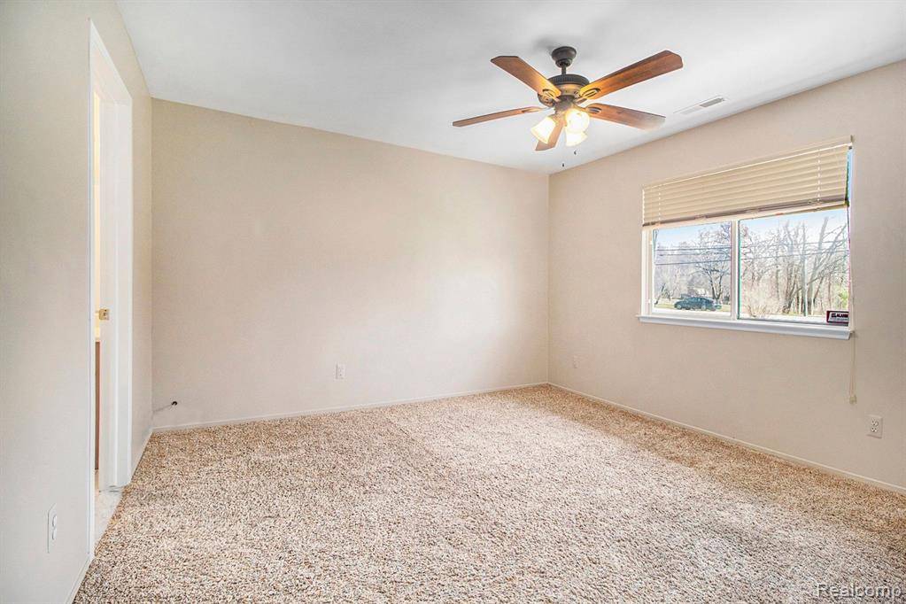 Farmington Hills, MI 48334,28531 GREENING Street