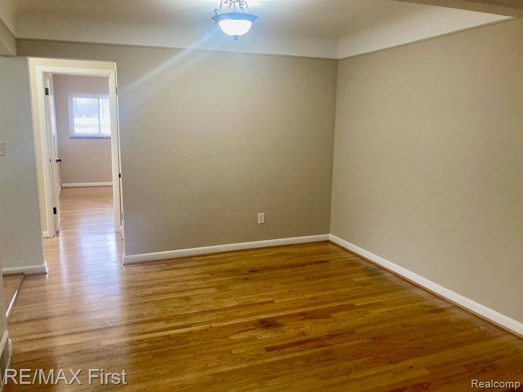 Royal Oak, MI 48067,1725 GARDENIA Avenue