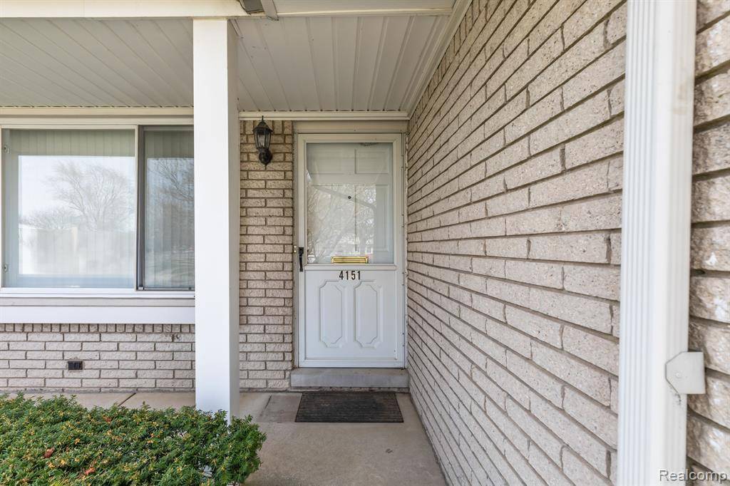 Trenton, MI 48183,4151 red cedar Street