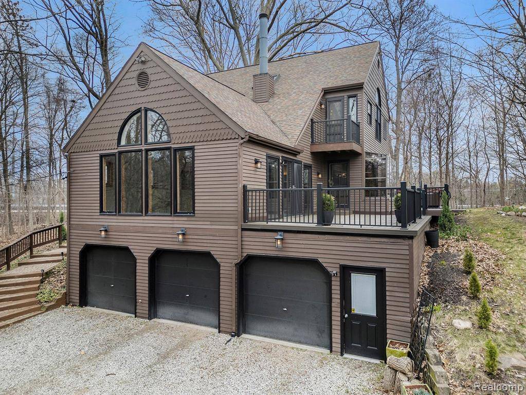 Farmington Hills, MI 48335,35646 VALLEY CREEK