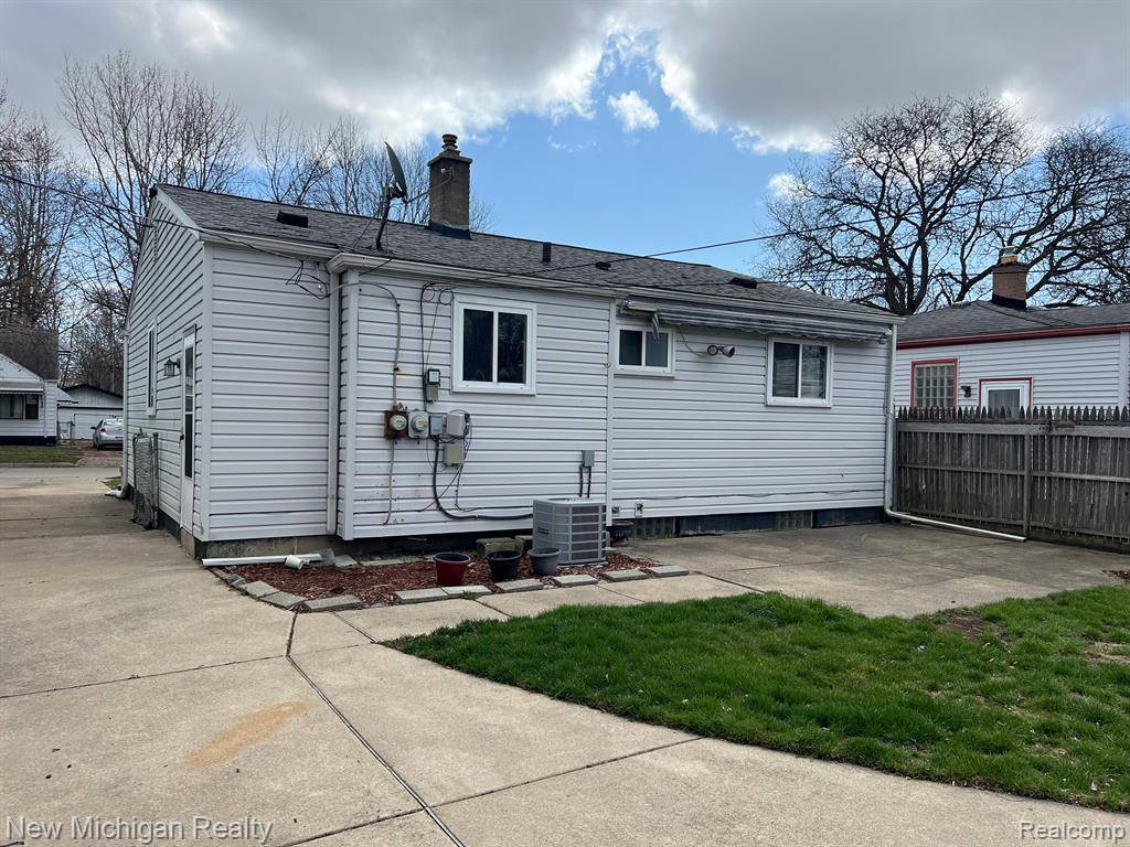 Warren, MI 48089,24281 BOLAM Avenue