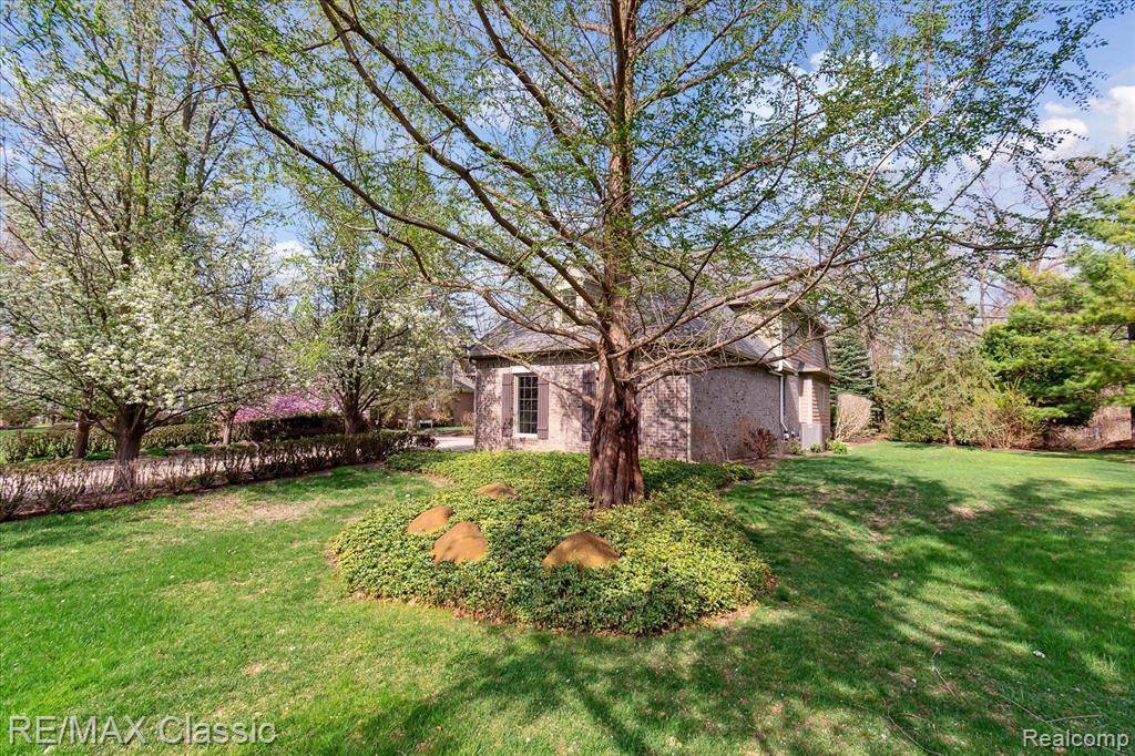 Walled Lake, MI 48390,3292 TIMBERLAKE Drive