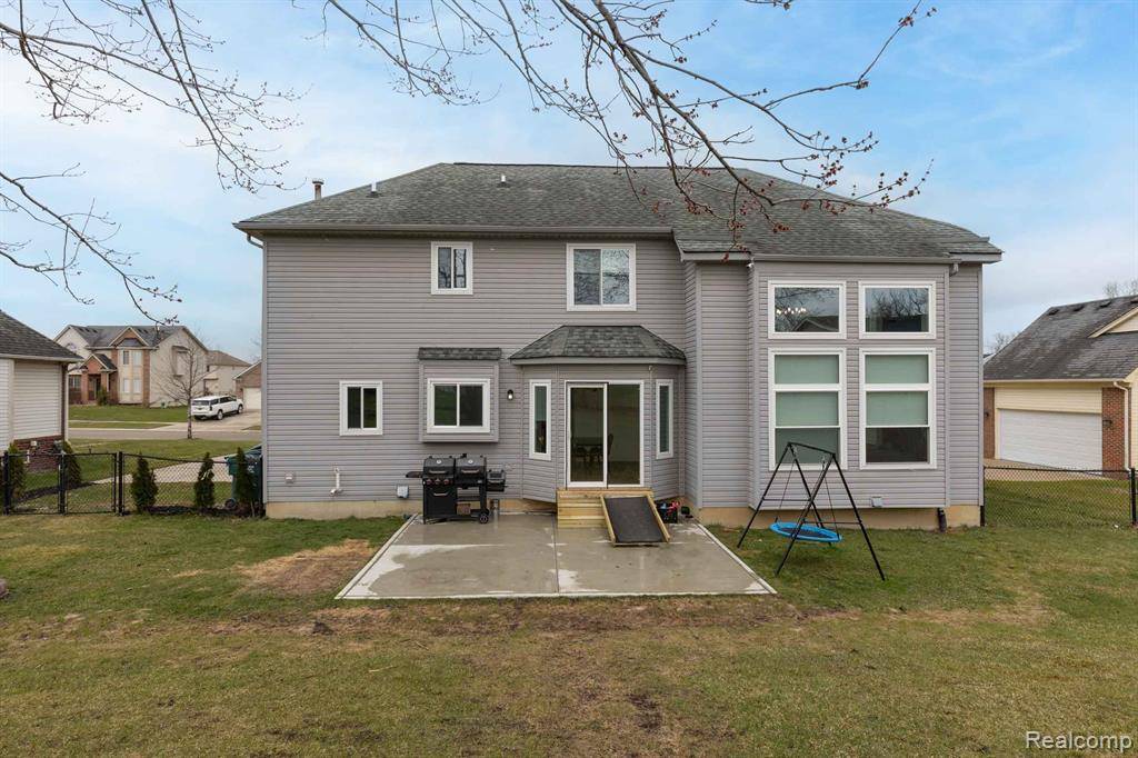Lapeer, MI 48446,963 LANCASTER Street