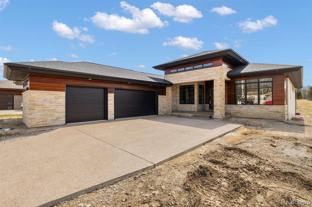 Novi, MI,49351 VILLA Drive