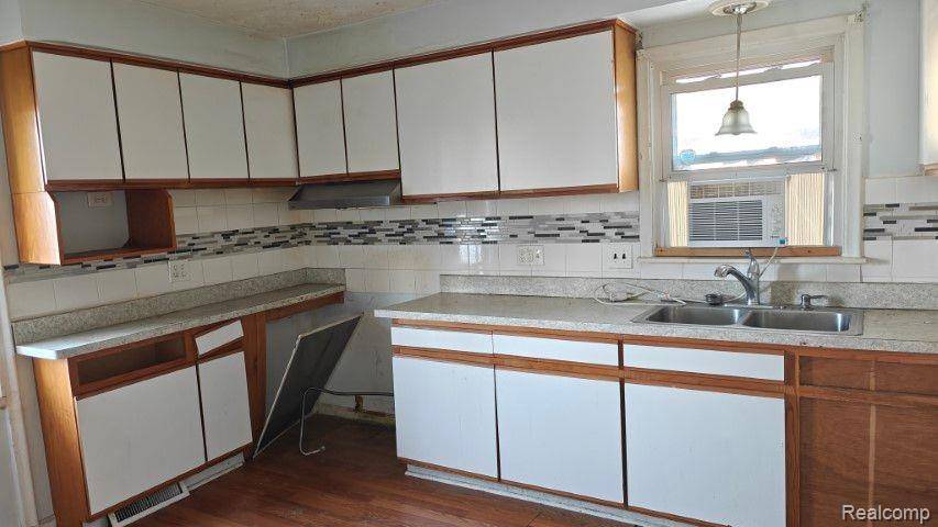 Inkster, MI 48141,3851 WELLINGTON Street