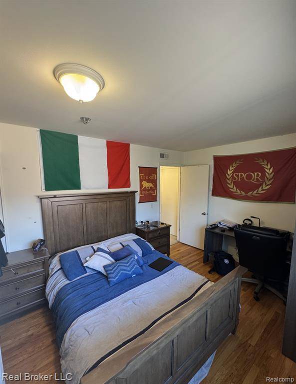 Ann Arbor, MI 48105,1233 ISLAND Drive