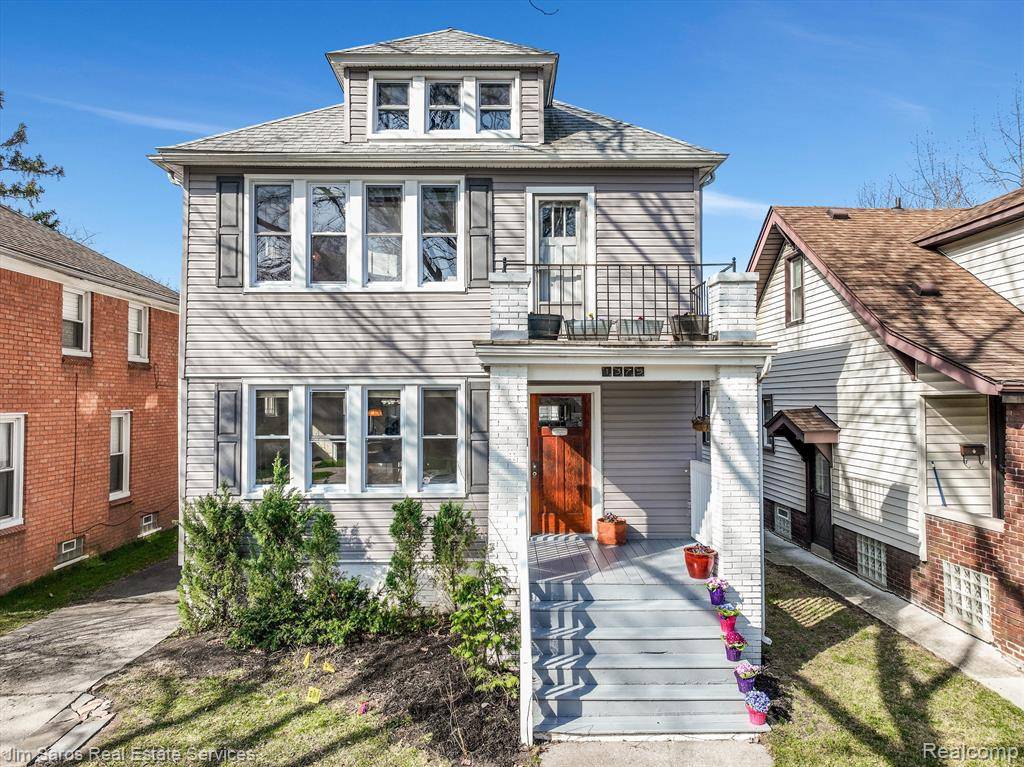 Grosse Pointe Park, MI 48230,1375 Lakepointe Street