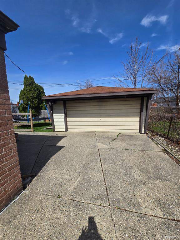 Roseville, MI 48066,15867 LORETO Street
