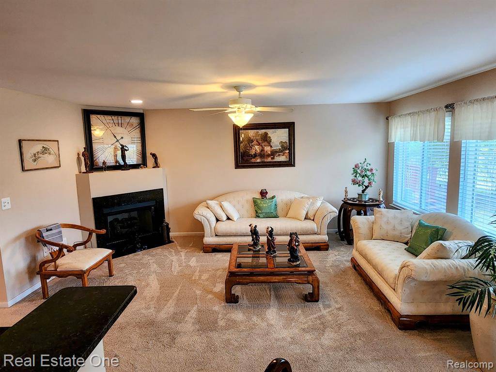 Dearborn Heights, MI 48127,198 LEGACY PARK Circle