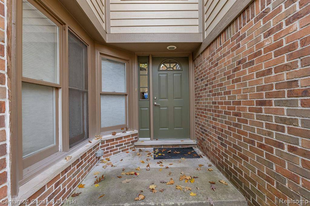 Dearborn, MI 48126,5303 ROYAL VALE Lane