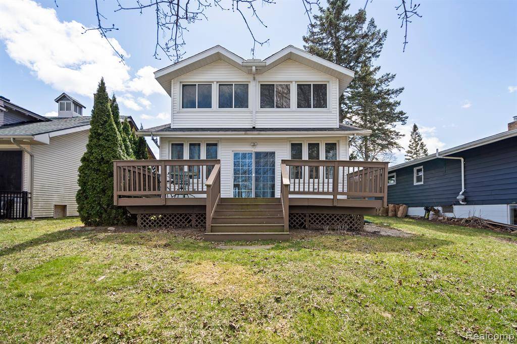 Waterford, MI 48328,3000 BARNES Avenue