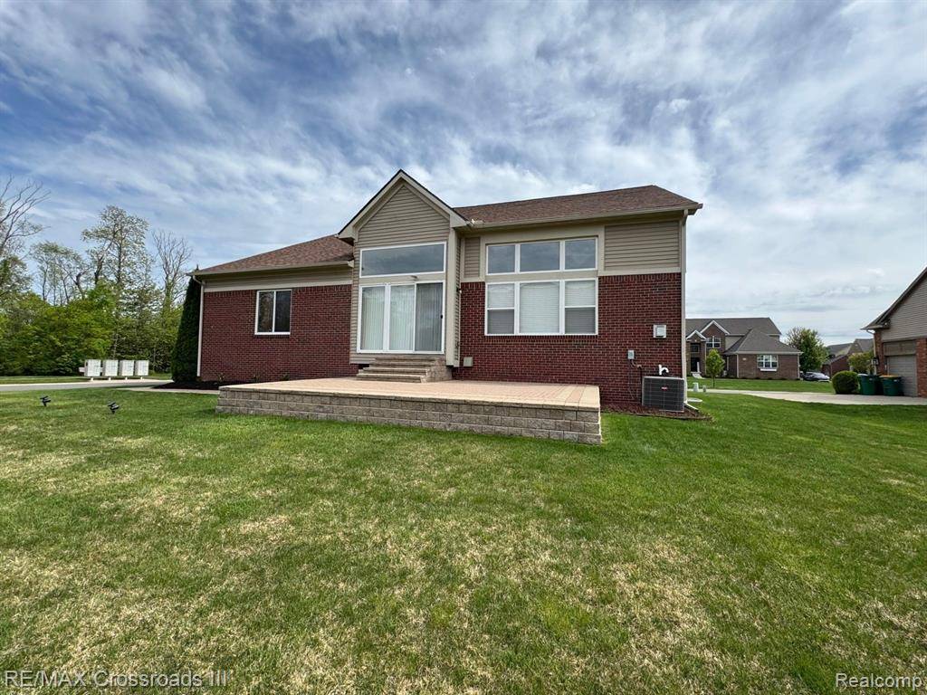 Van Buren, MI 48111,13691 BASSWOOD Circle