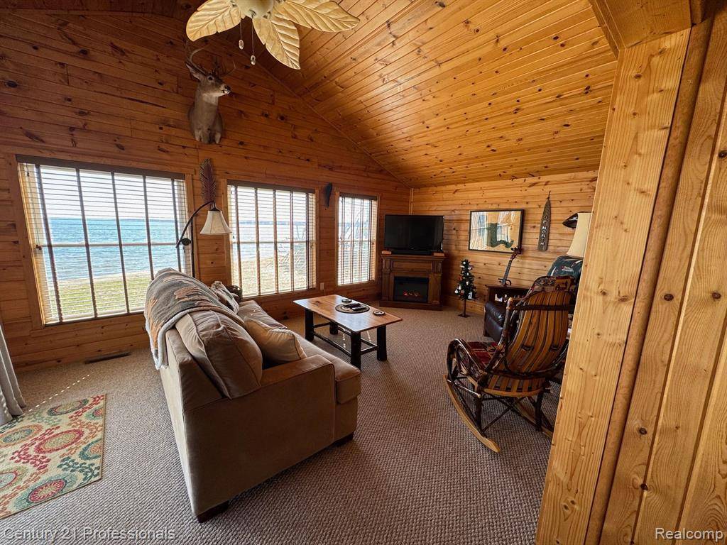 Houghton Lake, MI 48629,6366 W HOUGHTON LAKE 4 Drive